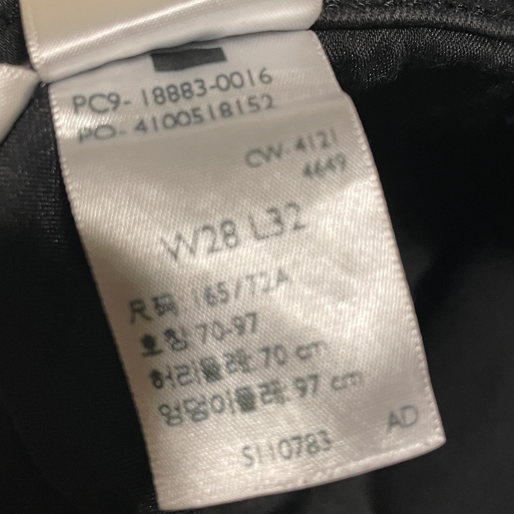 Levi's Black 724 High Rise Straight Jeans - Picture 4 of 6